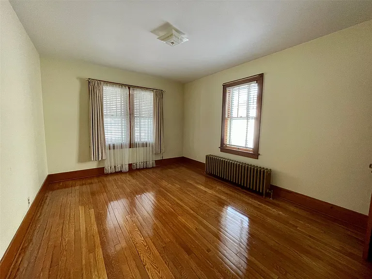 204 Rogers Ave N — Photo 15