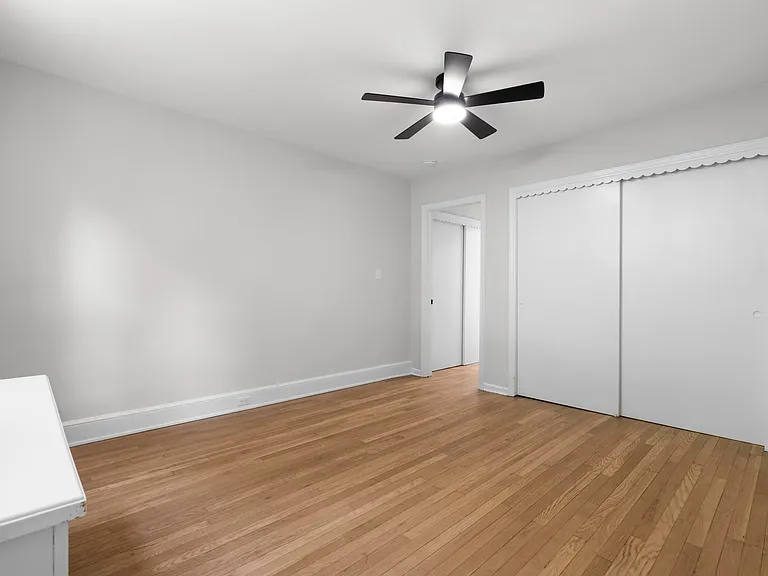 1070 Whitney Ave #1 — Photo 20