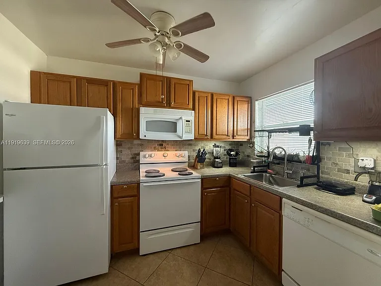 8220 Sunrise Lakes Blvd #309 — Photo 6