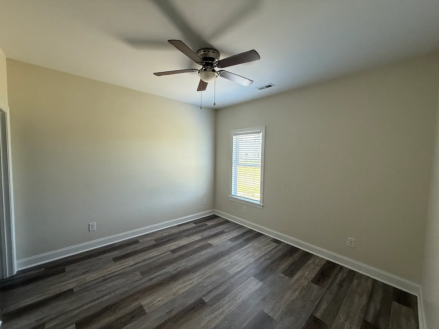 2 bed, 992 sqft, $1,000 — Photo 4