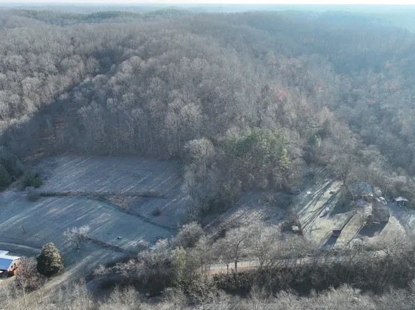 1260 Bear Creek Rd, Centerville, TN 37033