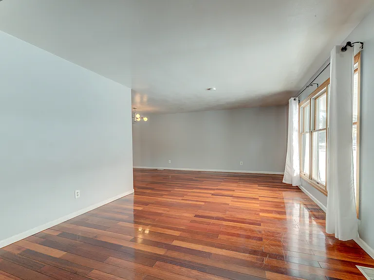 15481 Duxbury Way — Photo 7