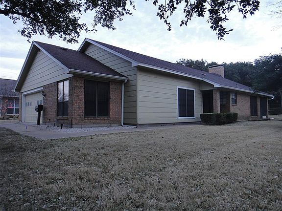 3rd image of 2715 Glenwood Ct
