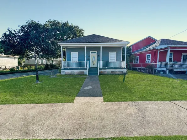 1327 33rd St, Galveston, TX 77550