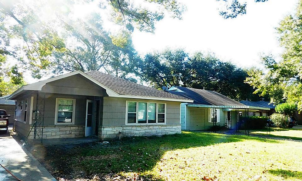 1st image of 8326 Glenview Dr