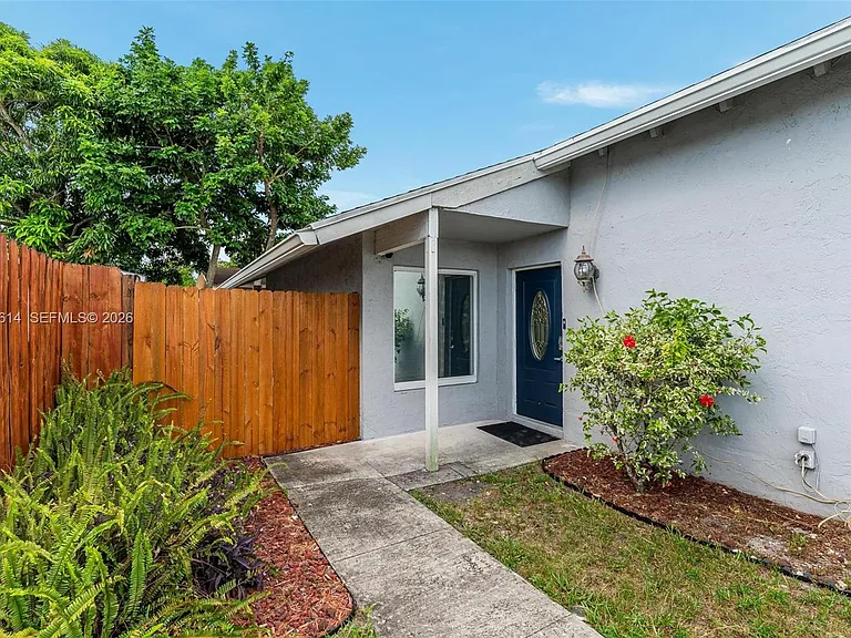 8250 SW 3rd Pl — Photo 22