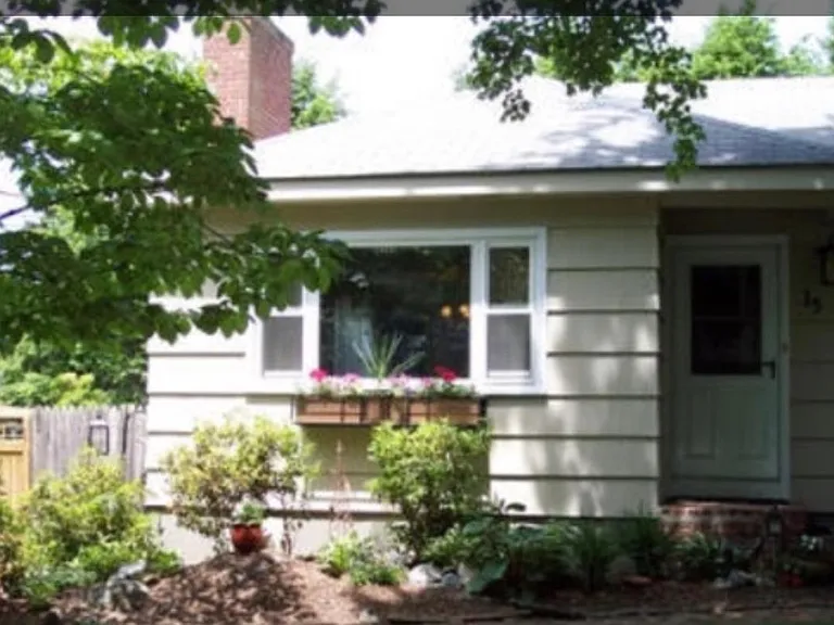 Armstrong Dr — Photo 3