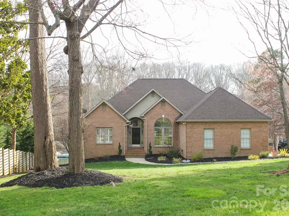 388 Ponderosa Cir, Mooresville, NC 28117