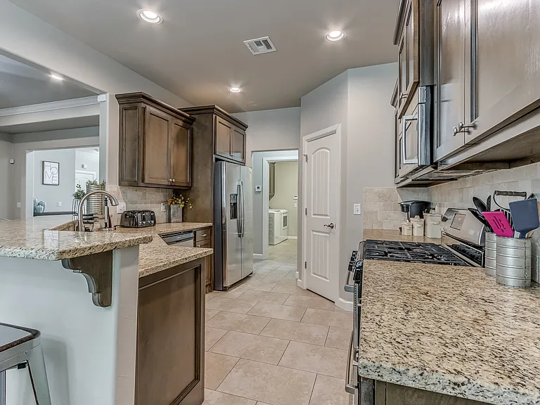 2700 Tranquilo Ln — Photo 29