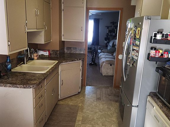 3rd image of 1010 E McGregor St