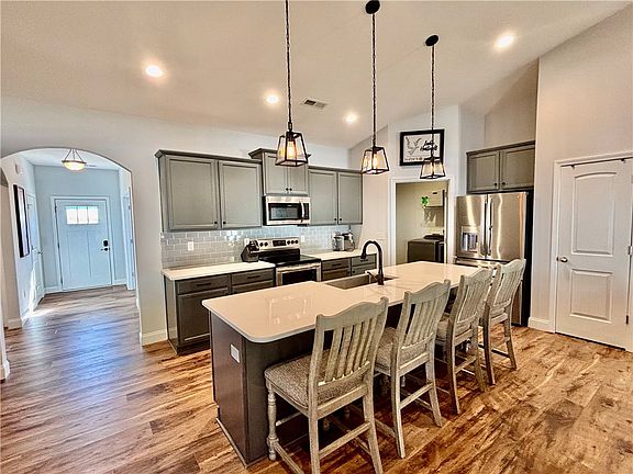 2nd image of 248 Inlet Pointe Dr