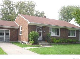52 Dalton Dr, Buffalo, NY 14223