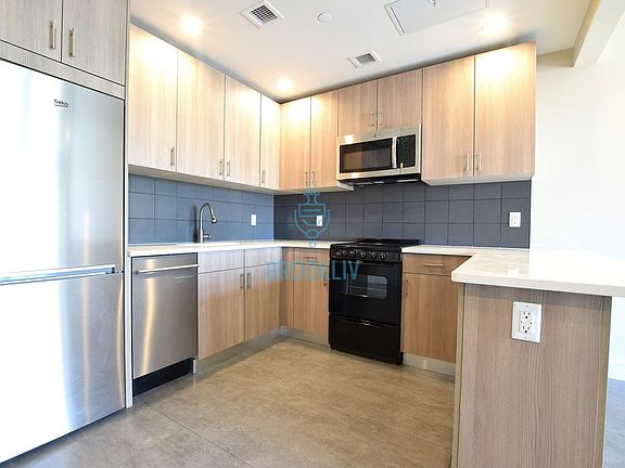 3rd image of 352 S 1st St #2F