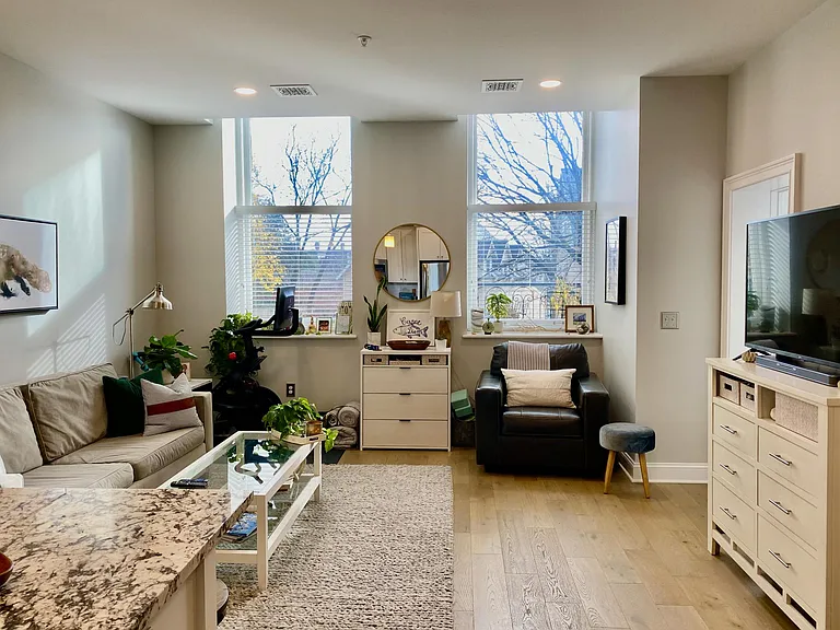 77 Van Dam St #201 — Photo 10