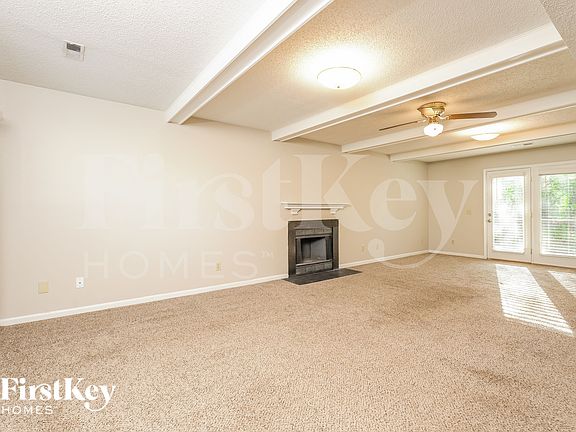 4th image of 12 Hickory Knoll Ct