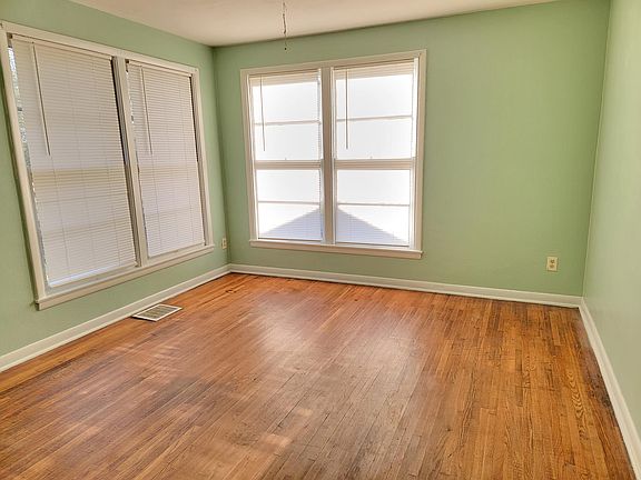 2nd image of 301 Romar Pl
