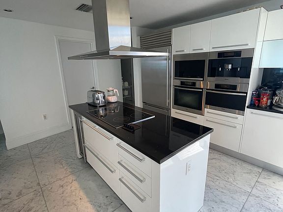 4th image of 17121 Collins Ave APT 1008
