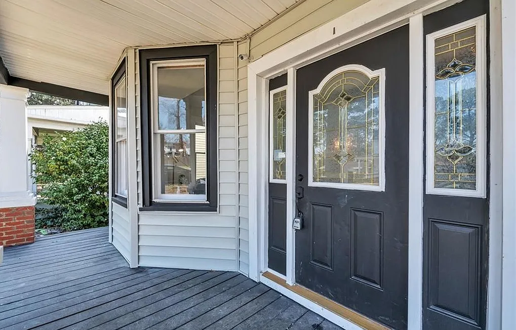 4 bed, 2472 sqft, $2,800 — Photo 3