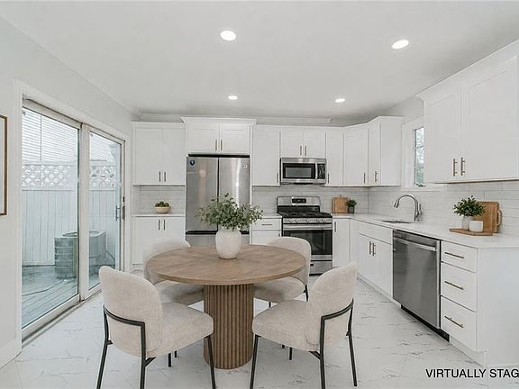 5th image of 12 Lexington Ln