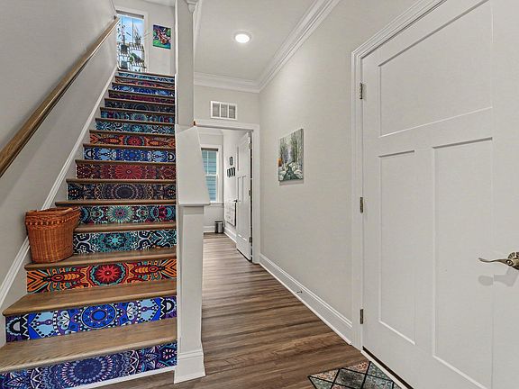 4th image of 47 Swain St
