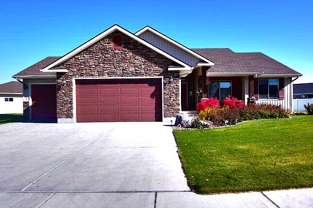 1st image of 3059 E Skyview Dr