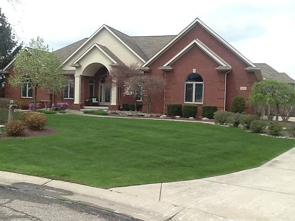 3rd image of 2212 Lily Ct