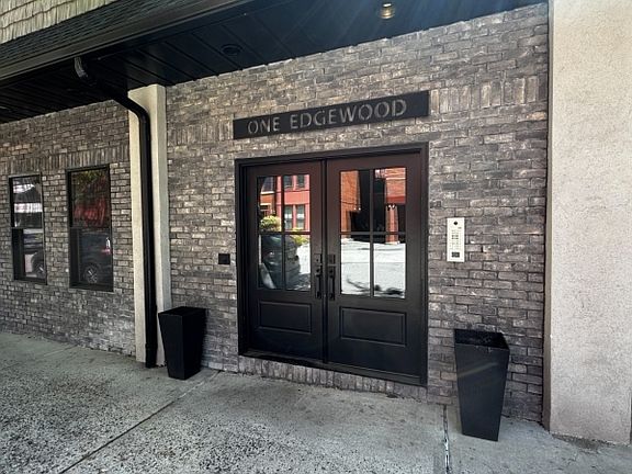 2nd image of 3 Edgewood Rd