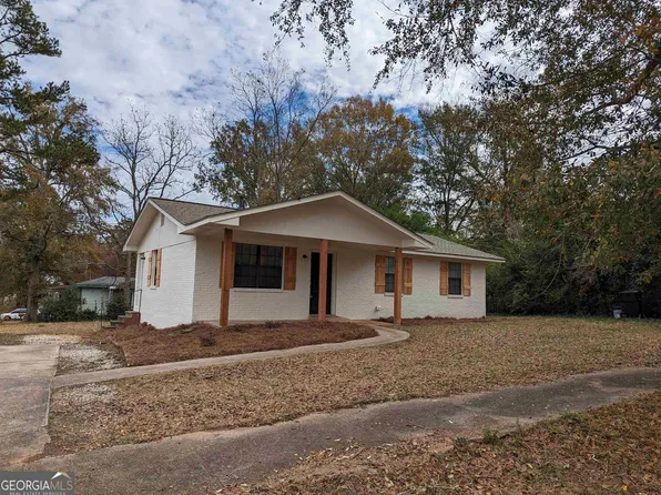 506 Avenue E, West Point, GA 31833