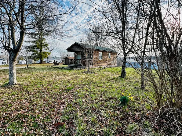 28 Cottage St, Crossville, TN 38571