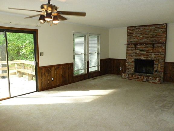 3rd image of 212 Toni Dr