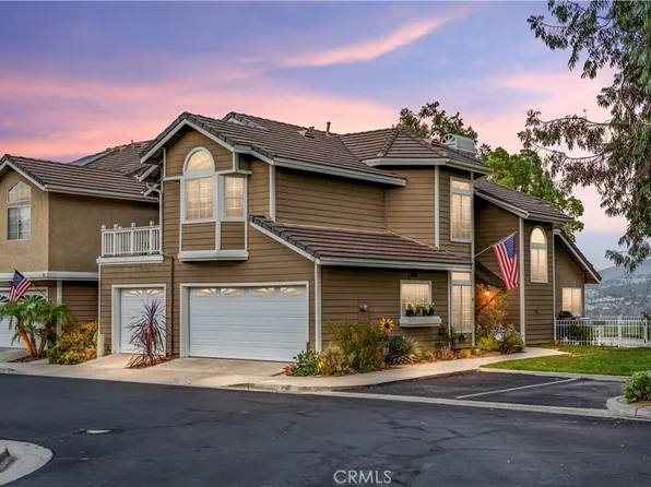 712 S Crown Pointe Dr, Anaheim, CA 92807