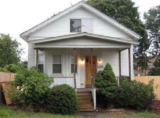 107 Henrietta St, Providence, RI 02904