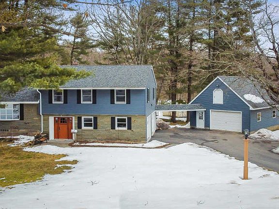 2nd image of 7 Hickory La Glenville
