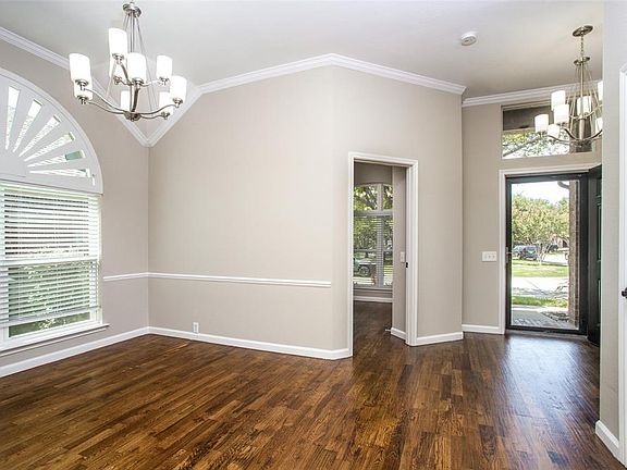 3rd image of 2205 Tralee Cir
