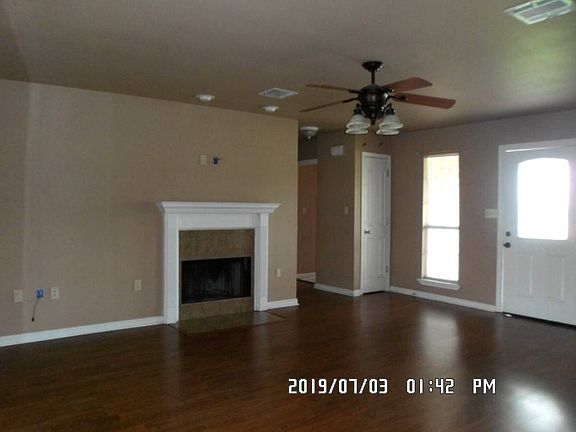 4th image of 302 Charlotte Dr