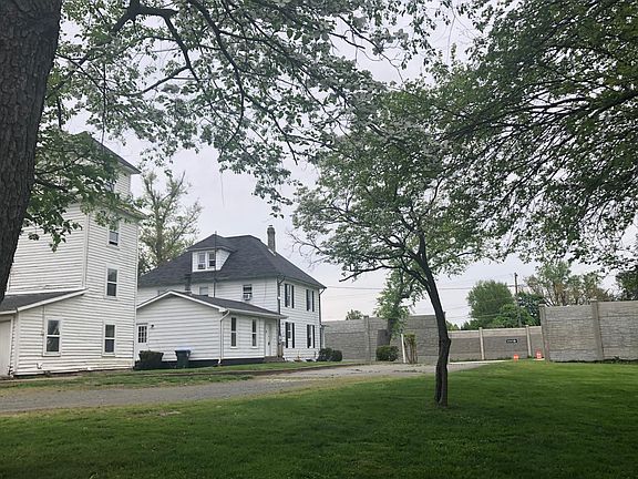 House Exterior/Yard