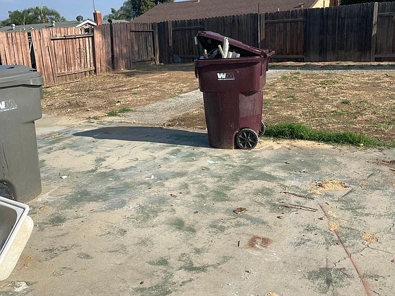 3rd image of 24901 Bower St