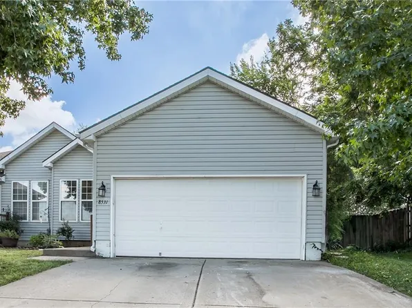 8531 Vassar Ave, Raytown, MO 64138