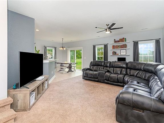 3rd image of 111 Brumsey Landing Dr