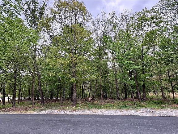 2nd image of 2 & 5 Knollwood Ln