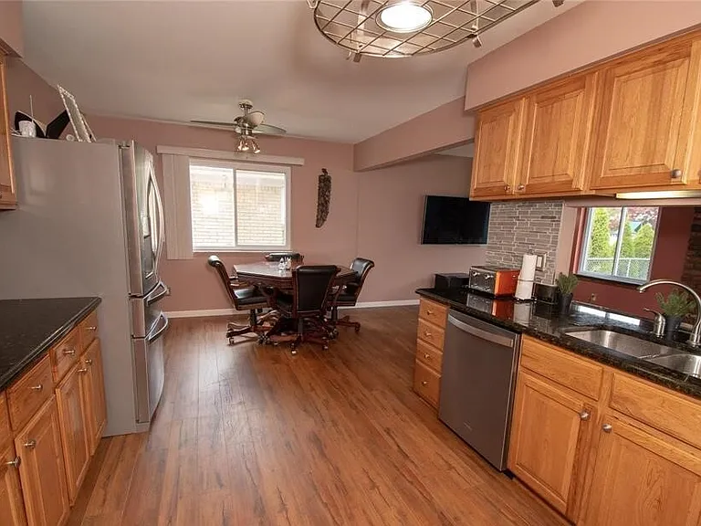15175 Congress Dr — Photo 3