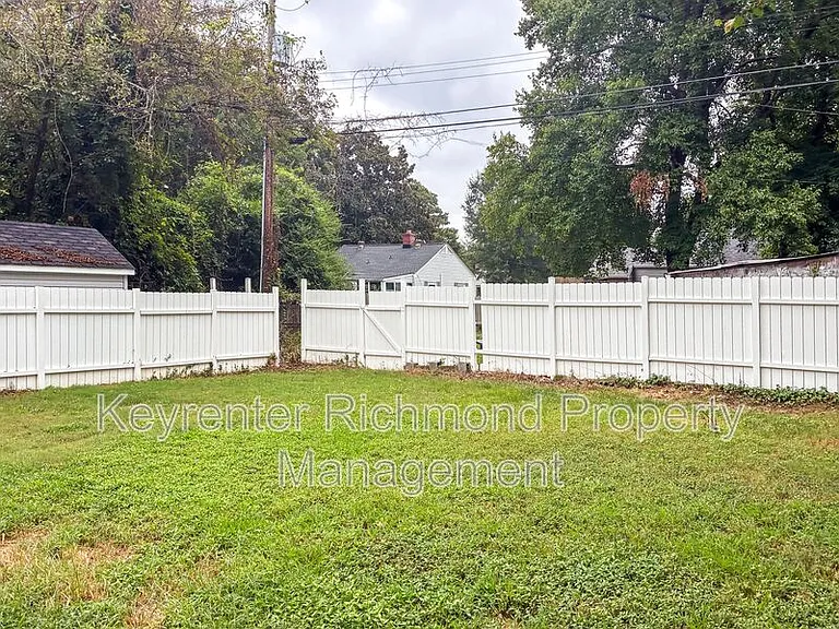 1019 Halsey Ln — Photo 12
