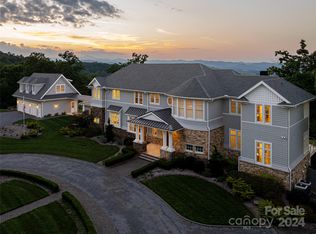 1040 James Estate Ln, Hendersonville, NC 28739