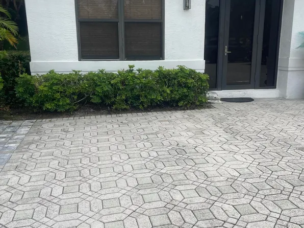 8691 Man O War Rd #A, Palm Beach Gardens, FL 33418