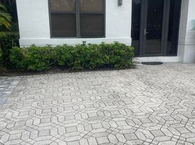 8691 Man O War Rd, Palm Beach Gardens, FL