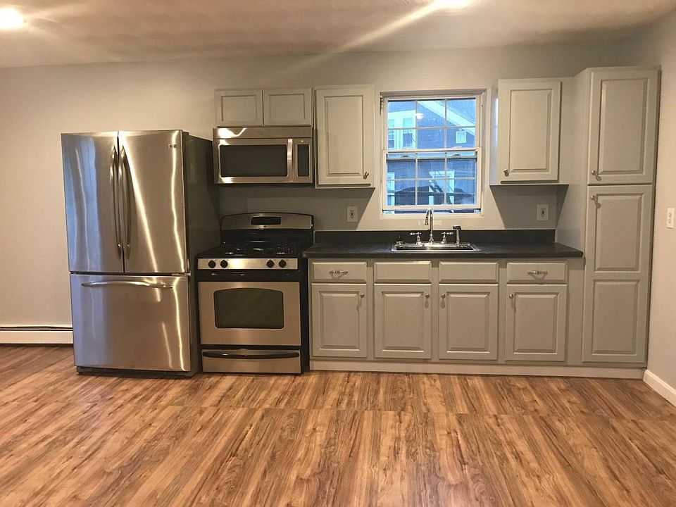 1st image of 259 Carpenter St #1