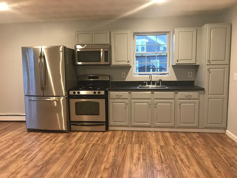 259 Carpenter St #1