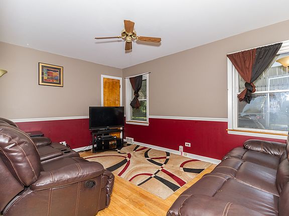 4th image of 21414 Jeffrey Dr