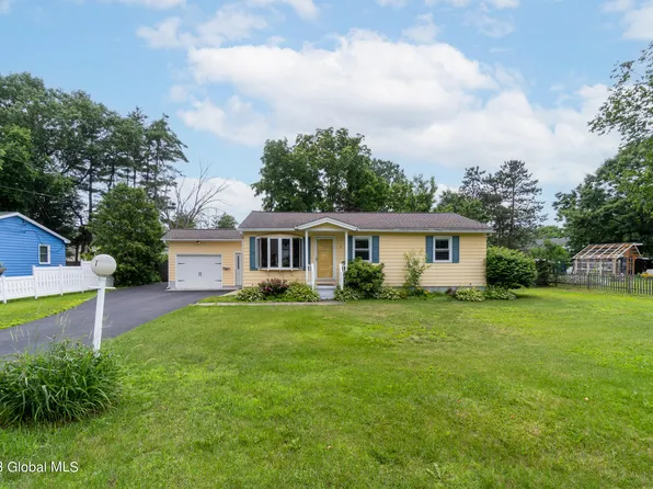 7 Roslyn Avenue, South Glens Falls, NY 12803