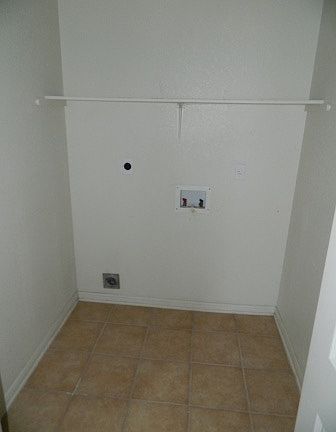 4th image of 2707 Seabiscuit Dr APT A